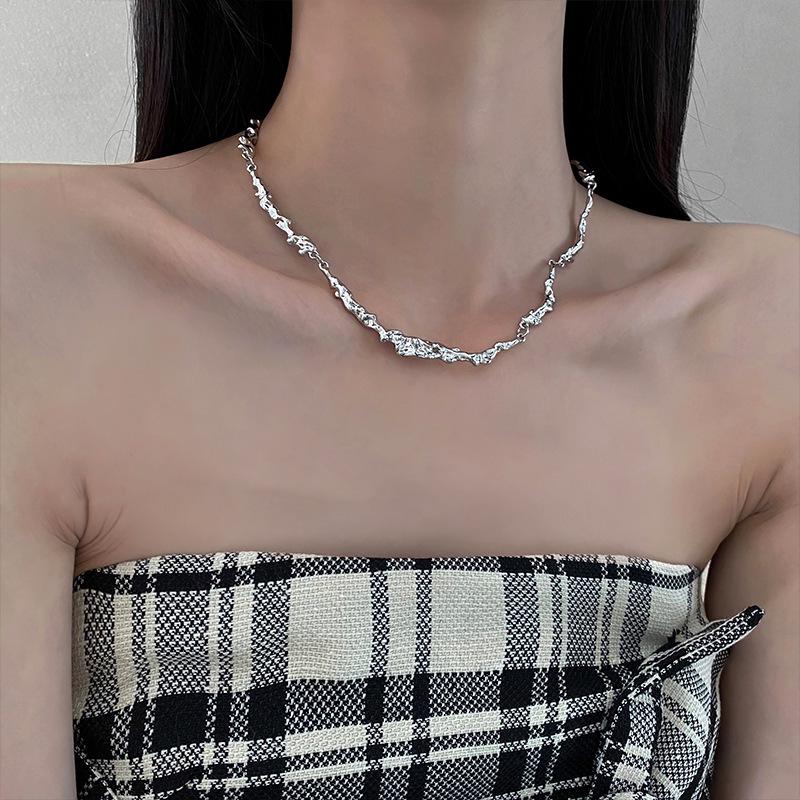 Minimalist Multi-Layer Stackable Clavicle Necklace - Trendy, Versatile Design for Women