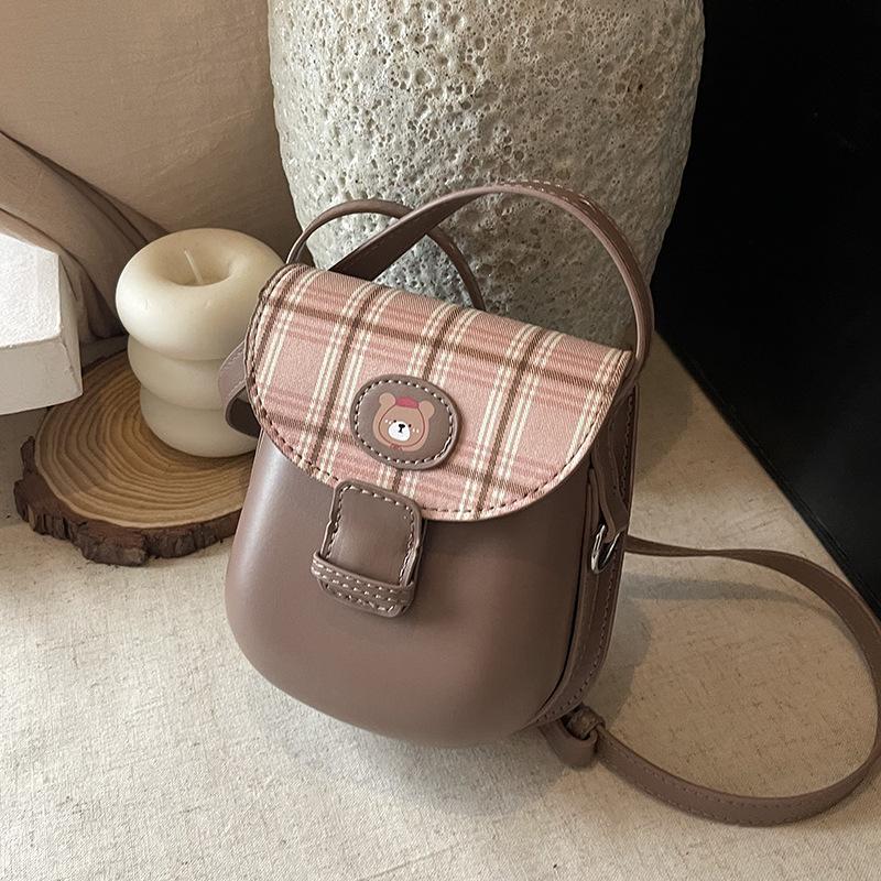 2025 neue Herbst- und Wintermode vielseitige Umhängetasche Messenger Bag Nische Karomuster Satteltasche Textur Retro Handytasche