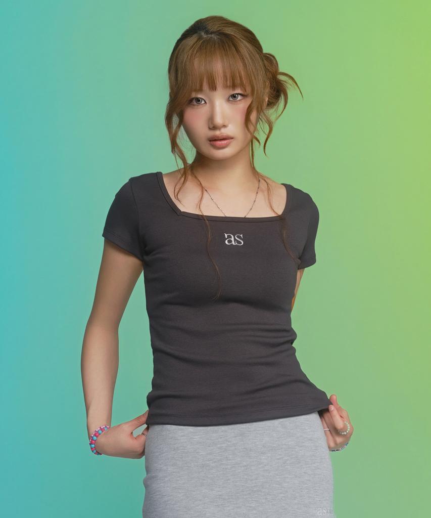 Aejeuon Square Line Tee / Charcoal