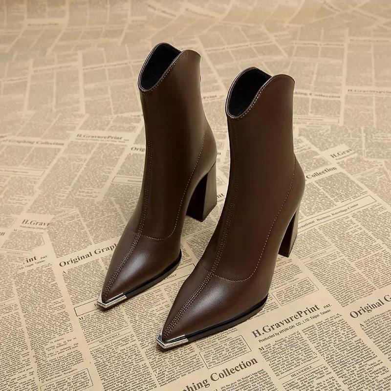 Stivaletti Chelsea Maogu Invernali con Cerniera 2024 Nuovi Stivali a Punta Designer Goth 2024 Mezza Stagione Donna Caviglia Tacchi Alti Scarpe Botas 40