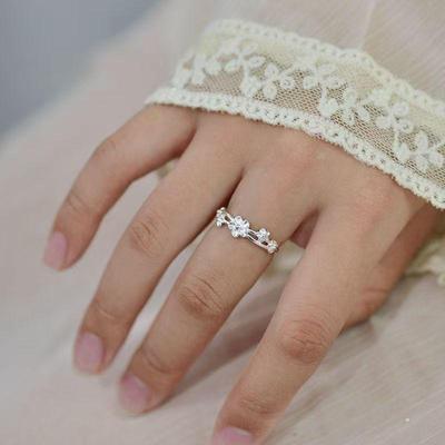 Minimalistisk fersk blomsterjusterbar ring for kvinner - Lett luksus kinesisk stil, falmebestandig