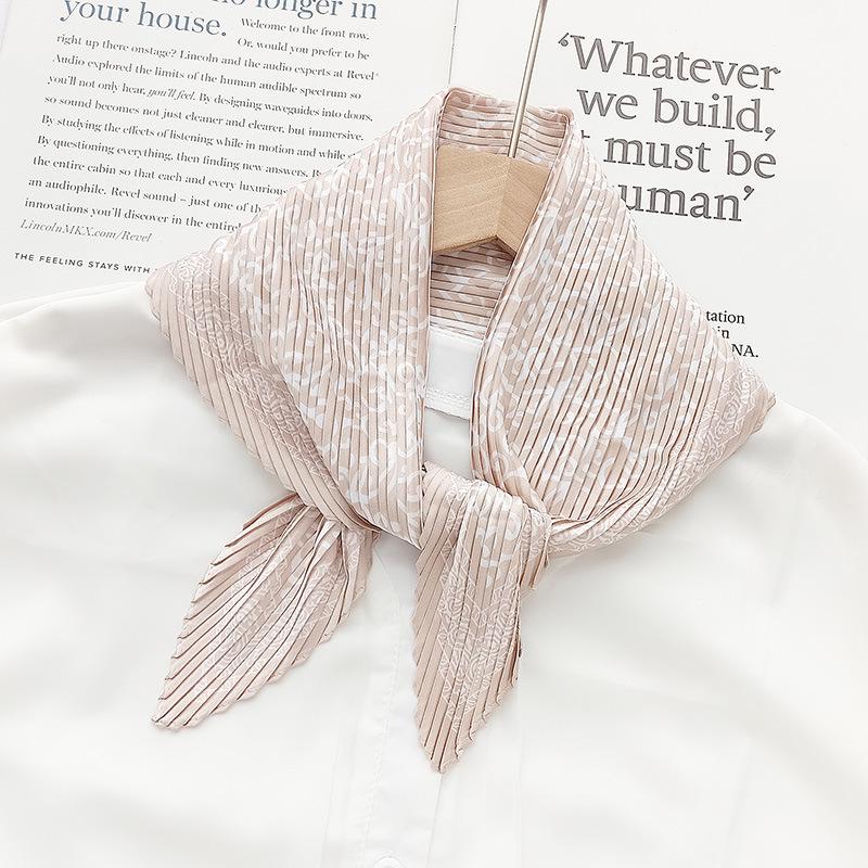 Retro Color Block Crinkled Square Scarf - 70cm Pleated Neckerchief in Imitation Silk for Women