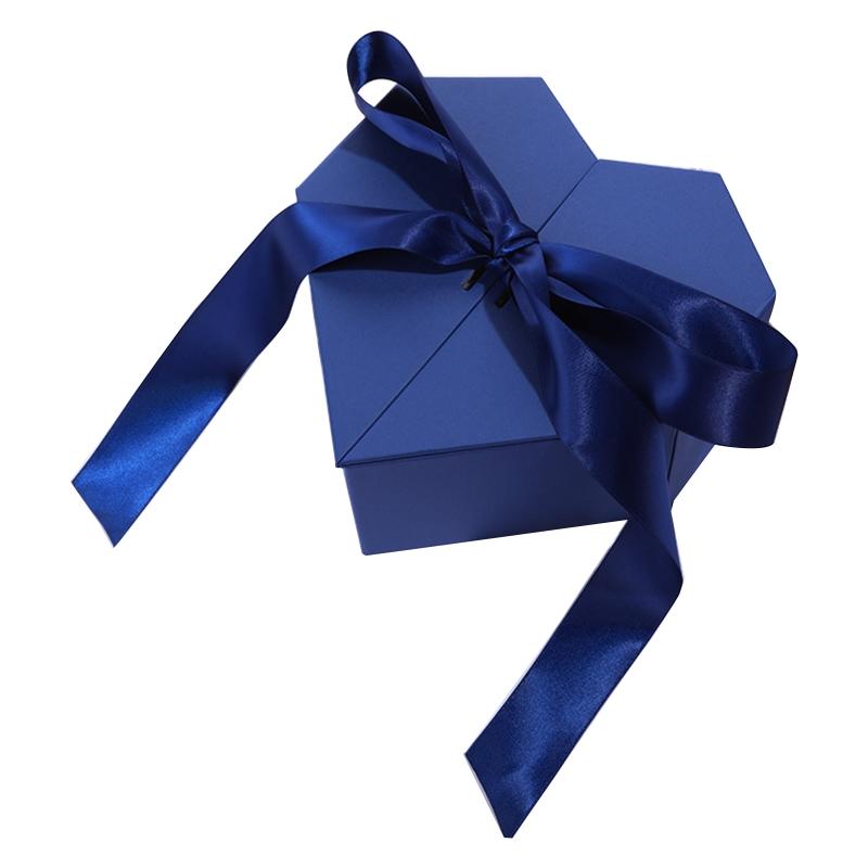 Heart Shaped Gifts Box with Bow Ribbon Valentines Day Presents Packaing Boxes Anniversary Surprise Gifts Wedding Decorations