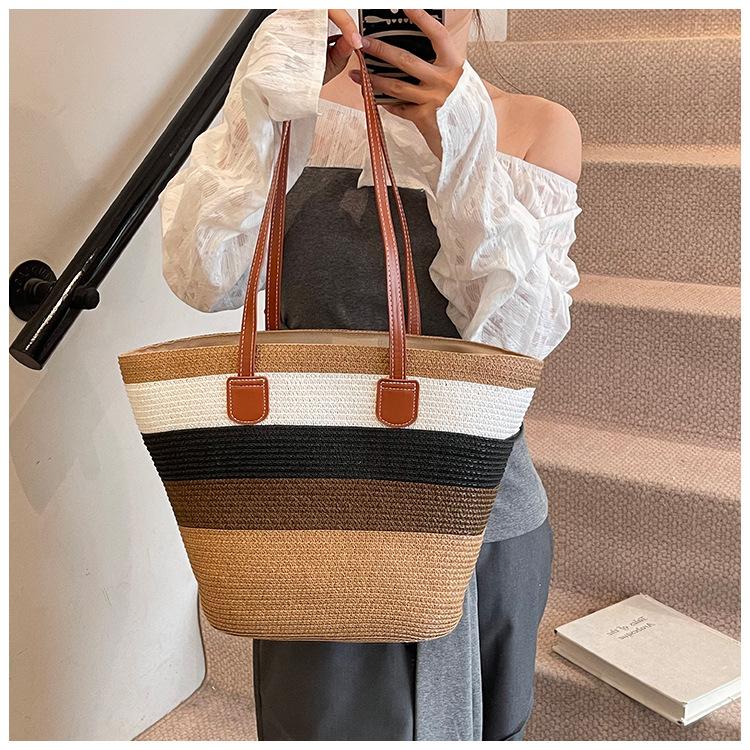 Trendy and Fashionable Straw Bag Shoulder Large Capacity Women's Bag Seaside Vacation Woven Tote Bag Portable French Beach Bag