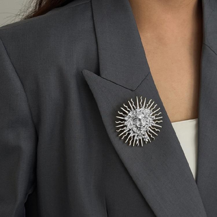 Exquisite Sun Symbol Brooch Stylish Embossed Lapel Pin Featuring Detailed Embossing for Gift Giving Occasions