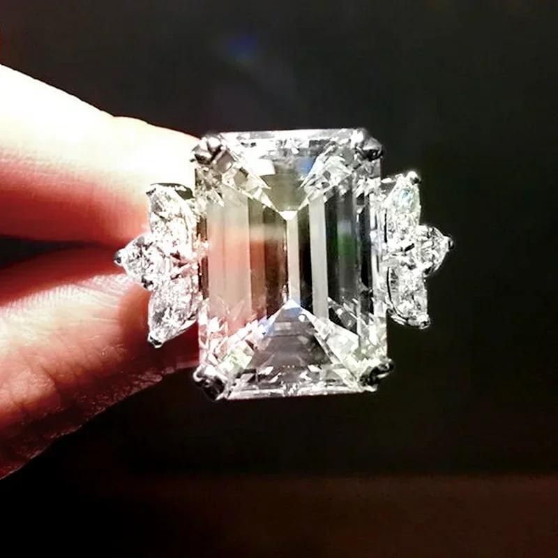 Novel Style Women Rings for Party Transparent Cubic Zirconia Temperament Lady's Finger Fashion Jewelry New Arrival