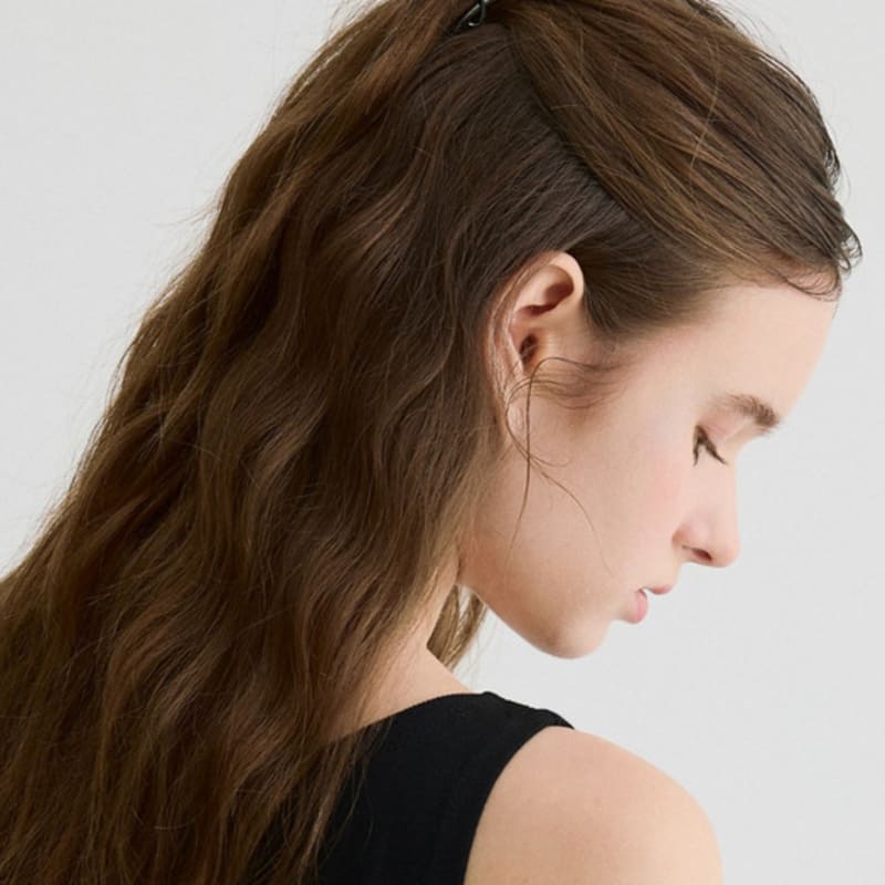 

LILYKORI Love Sign Hair Claw Dark Grey