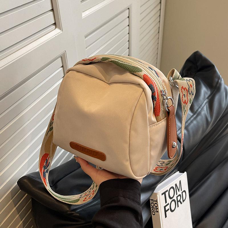 Trendy Women's Large Capacity Oxford Cloth Shell Bag - Single Shoulder Messenger Bag with Ribbon.