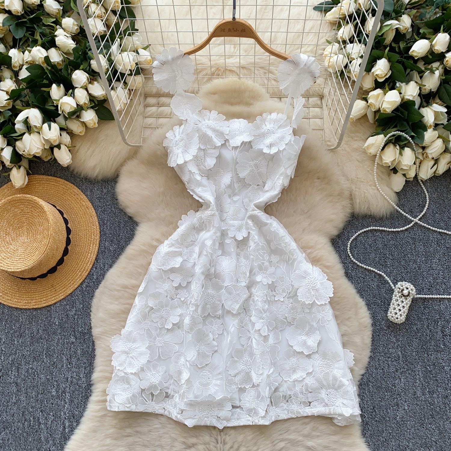 

Niche French Design Sense Three-dimensional Flower Mesh Embroidery Waist Slim Suspender A-word Dress Short Skirt S білий