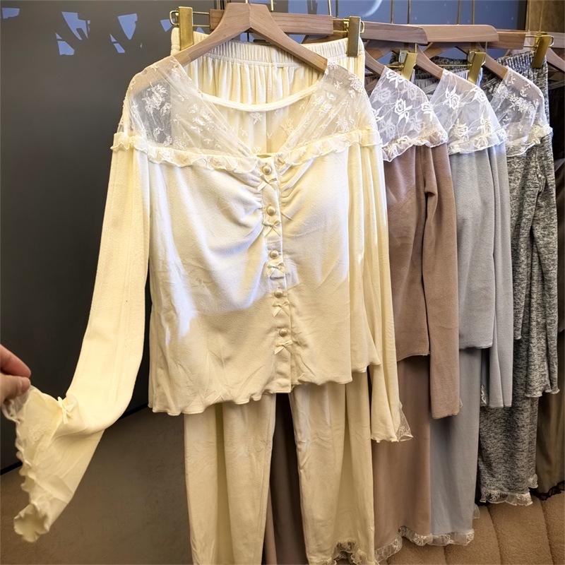 Damen Trendiger Herbst/Winter Pyjama mit Brustpolstern - Gemütliche, elegante und stilvolle Fleece-Homewear