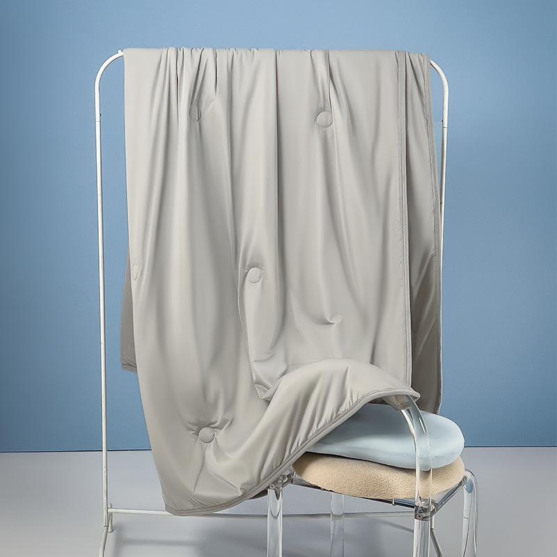 Cooling Ice Silk Summer Blanket Lightweight Breathable Quilt for Bed Sofa Machine Washable for Hot Summer Nights