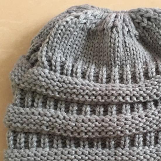 Women's Ponytail Hat Winter Warm Knitted Hat with Ponytail Tail Hole Soft Stretch Cable