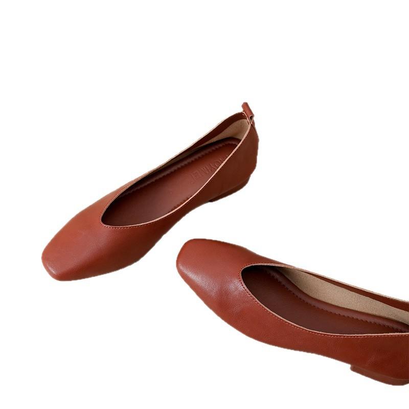 Leather mother shoes women's soft leather flat-soled single shoes spring new versatile soft-soled comfortable grandma shoes women's shallow mouth