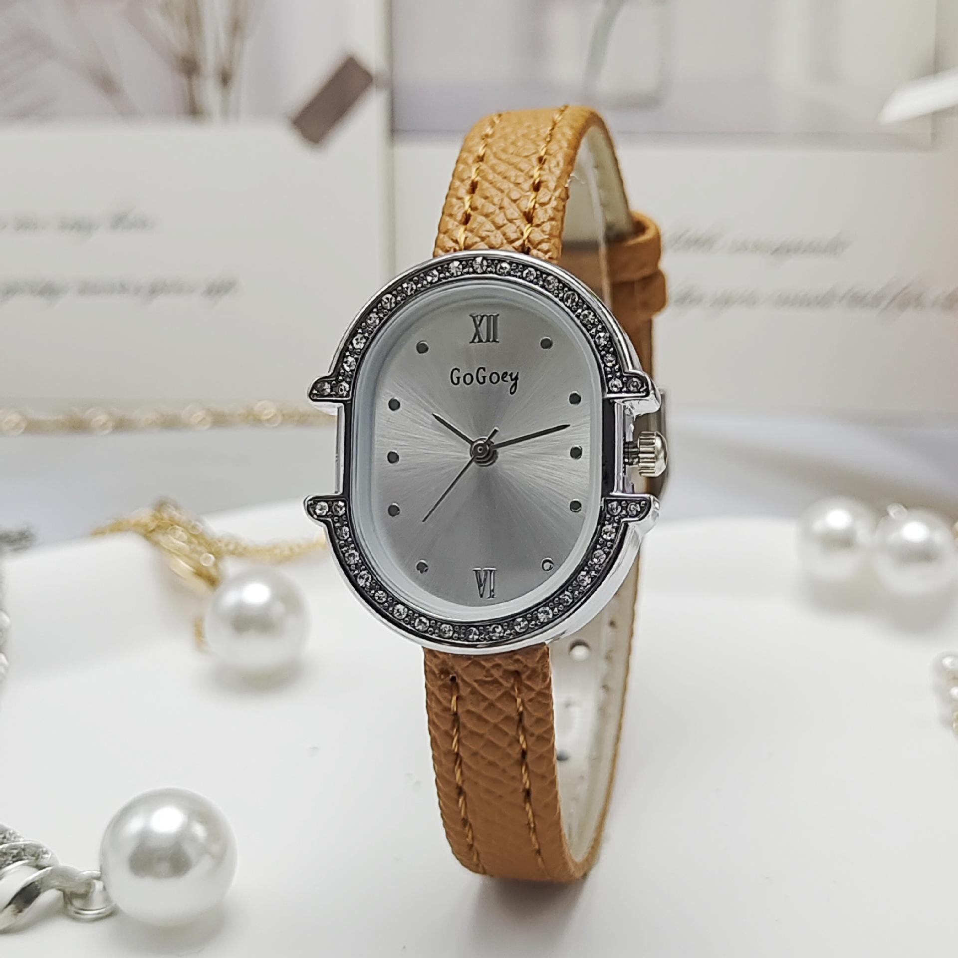 

Oval Leather Strap Women Watch Retro Stylish Quartz Student Wristwatch
