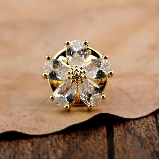 Simple Flower Bee Brooches For Women Daisy Brooch Anti -Glare Pins Shirt Sweater Pin Zircon Clothing Fixed Accessories Jewelry
