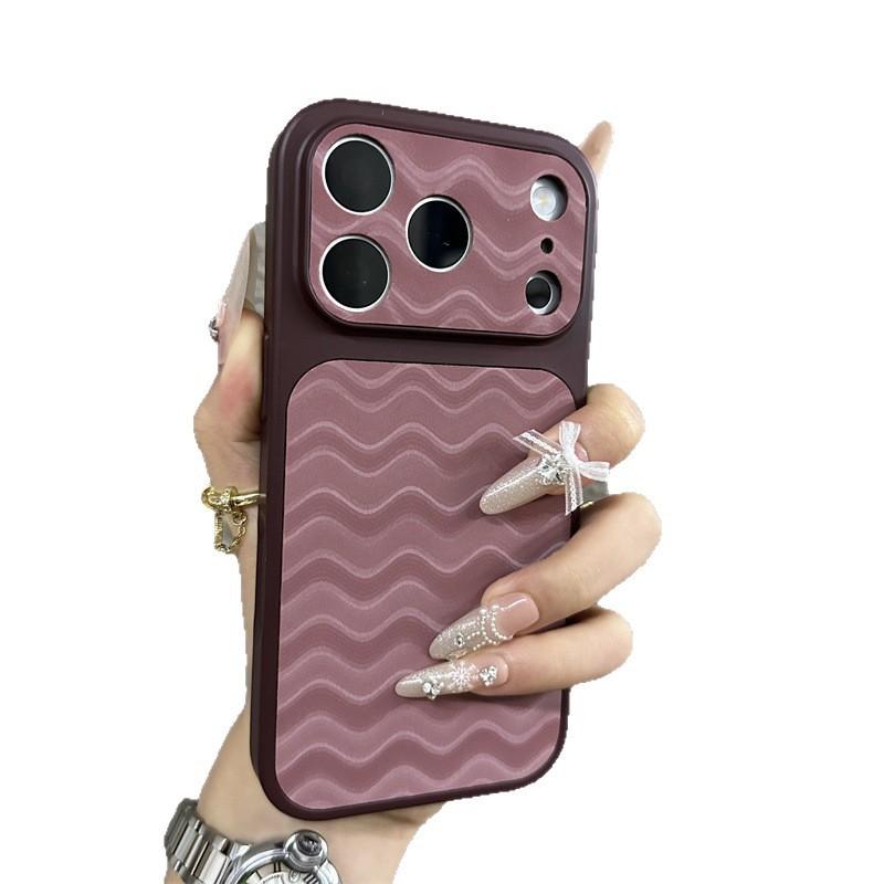 The wavy pattern is suitable for seconds to become larger Windows Apple 17 mobile phone case iPhone16promax anti-drop all-inclusive protective case.