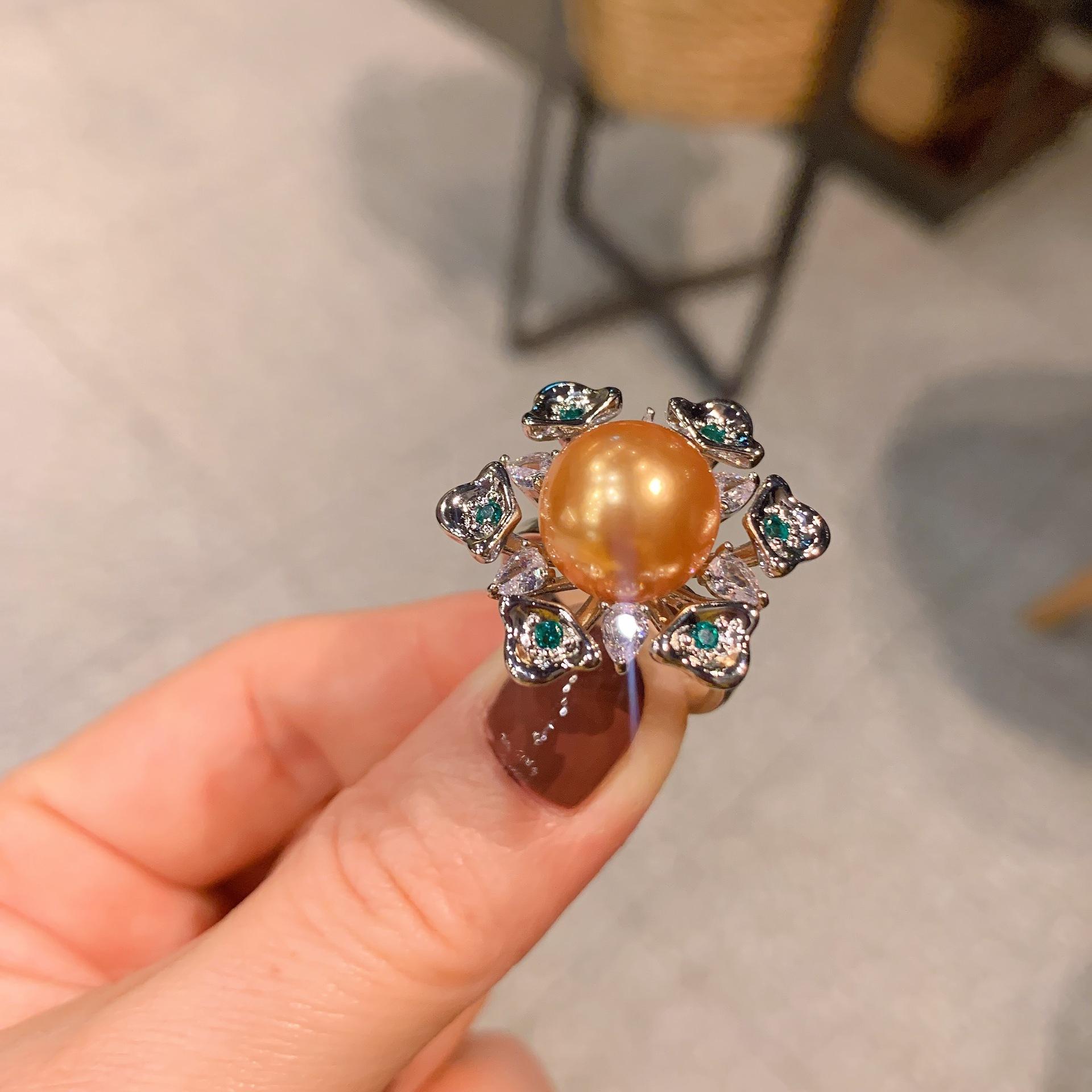 

Австралийский жемчуг Fritillary, слегка украшенный зелеными бриллиантами, модное кольцо, регулируемое кольцо