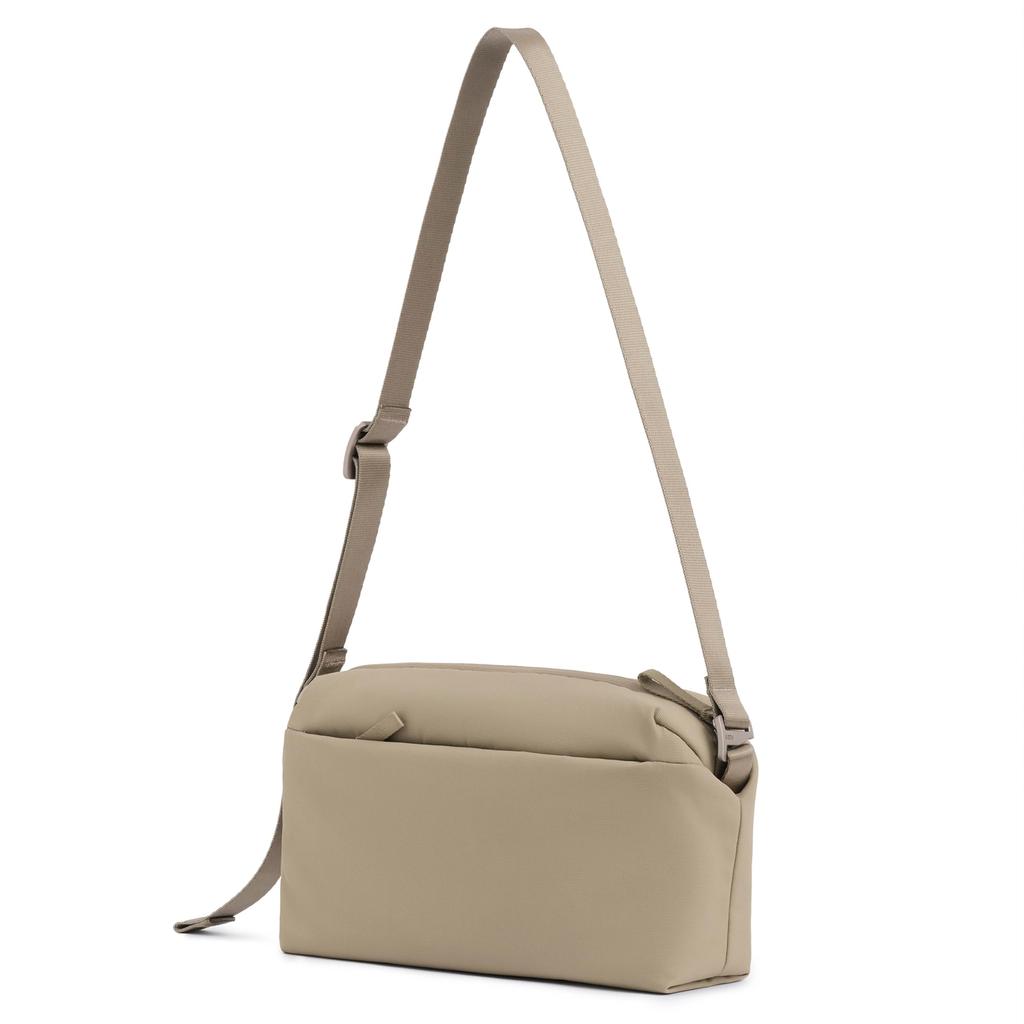 Sac Bandoulière Croisé Dolomite Urth pour Appareil Photo (Beige) Sac d'appareil photo 5.1L, Sac à bandoulière, Pochette compacte, Séparateur, Imperméable, Rembourré