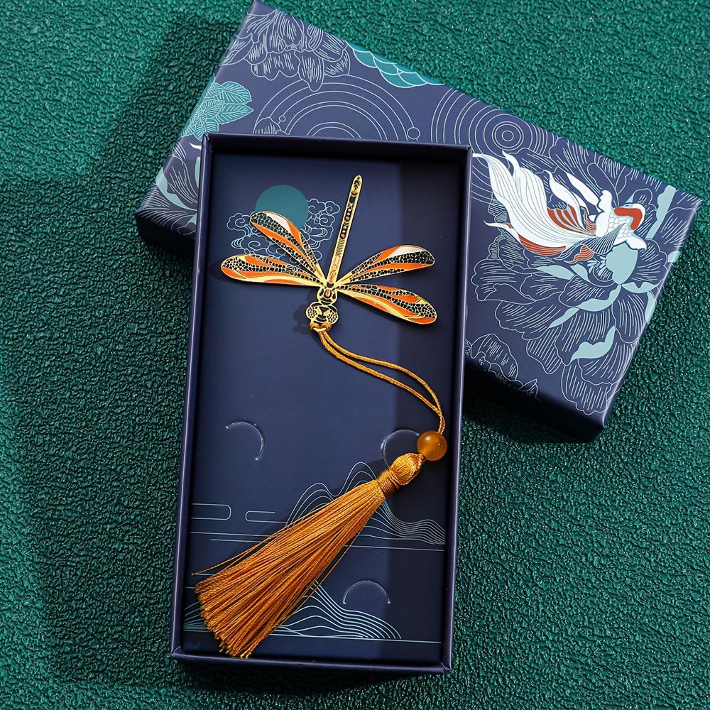 

An Elegant and Charming Four-leaf Clover Bookmark Gift Box Set with Exquisite Tassels, A Delicate Small Gift for Family and Friends