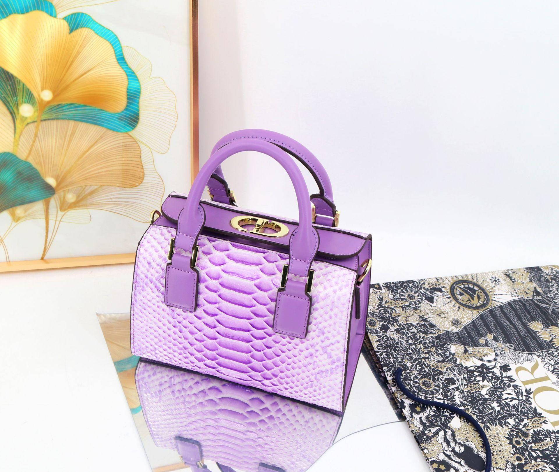 

Жіноча сумка зі зміїним принтом Портативна сумка-месенджер Хороші товари 27*20*14cm