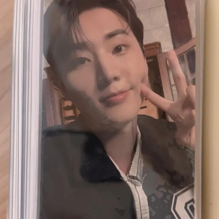 

Day6 Popup Store 40,000 Won Photocard Young K