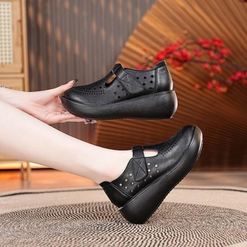 Retro Thick-soled Hollowed-out and Breathable Outer Wear Spring and Summer New Women's Fashion Soft-soled Medium and Old 2 Single Shoes