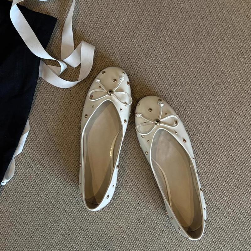 New Retro Rivet Belt Buckle Single Shoe Spring Autumn Women Casual Commuting Daily Round Head Concise Flat Shoes 34-43