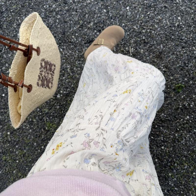 Jemná květinová midi sukně s vysokým pasem, volná, zeštíhlující, texturovaná, vrstvená jako dort - Letní dámská, elegantní, trendy, rozšířená, ležérní, elegantní, univerzální, měkká látka