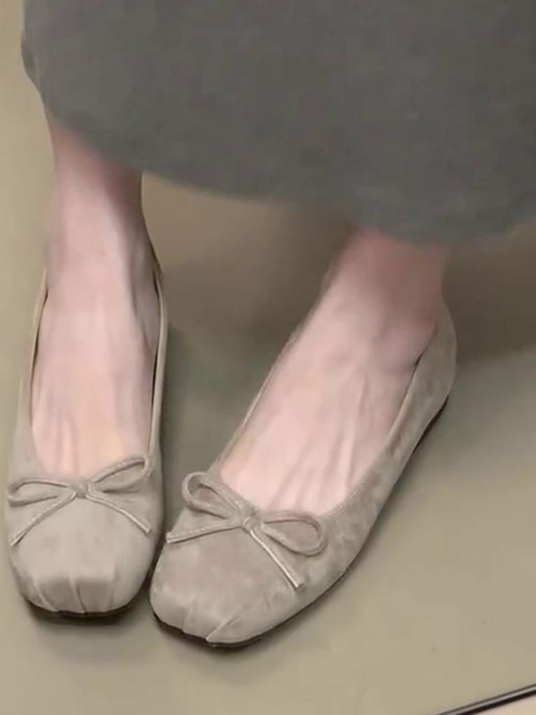 Elegant temperament Fashion square head bow design Soft sole Versatile outer wear Exclusive child Foreign style inner shallow mouth single shoes Women