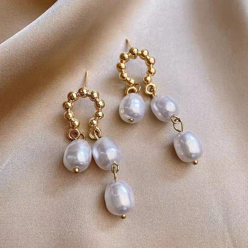 Baroque Natural Pearl Earrings Women's French Retro Temperament Stud Earrings Niche High-end Light Luxury Handmade Ear Jewelry