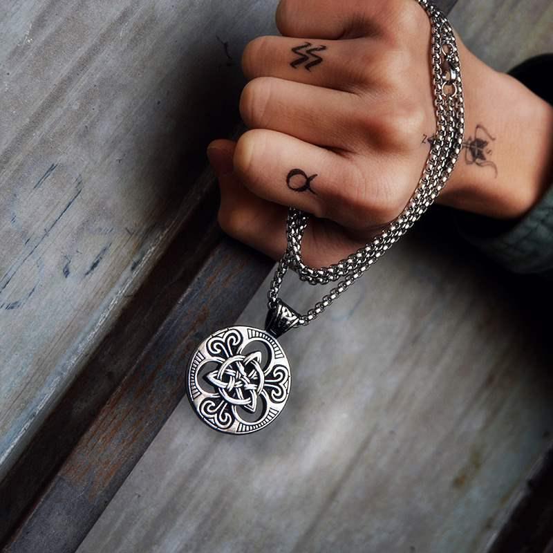 European Retro Punk Claddagh Pendant Necklace for Men