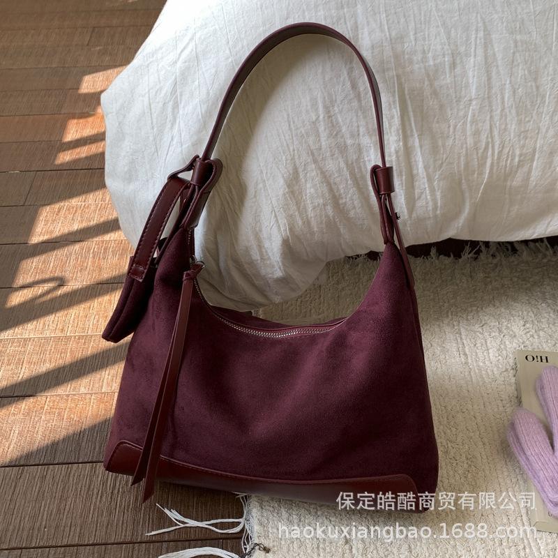 2025 autumn and winter new high-end versatile shoulder messenger bag lazy wind large capacity dumpling bag women's bag tote bag