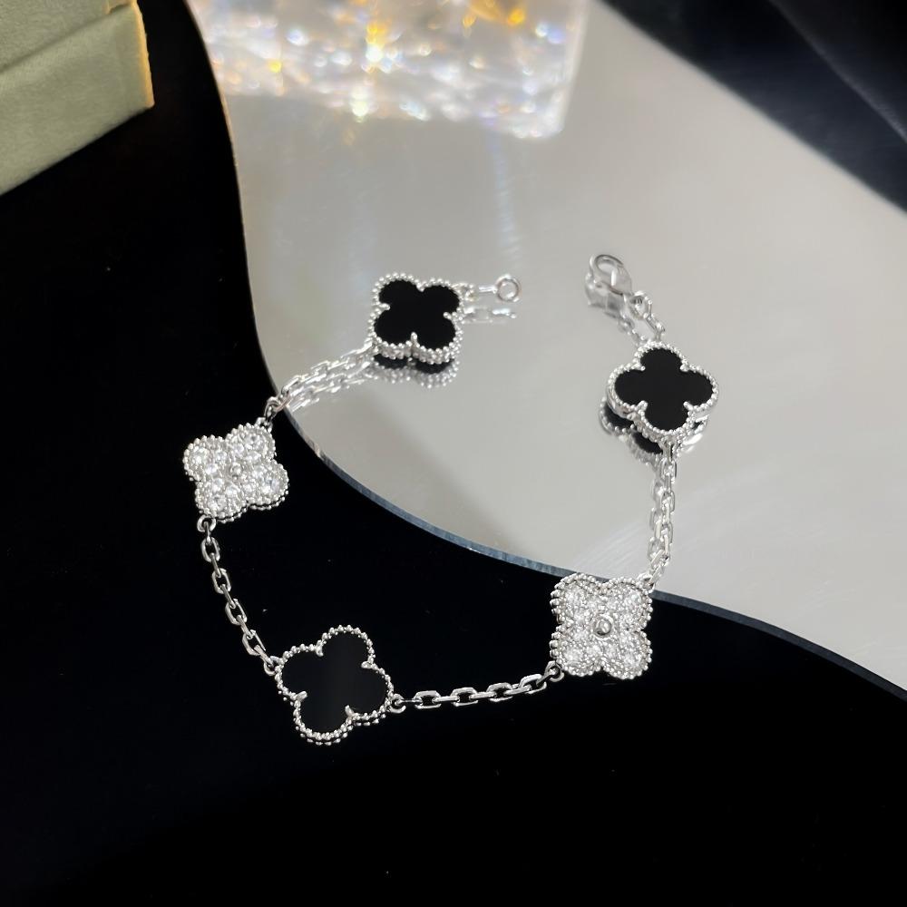 Bracelet Trèfle à Quatre Feuilles Version Haute Cinq Fleurs Calcédoine Violette Naturelle Gravé Laser CNC 18K Ne Se Décolore Pas Bracelet pour Dames