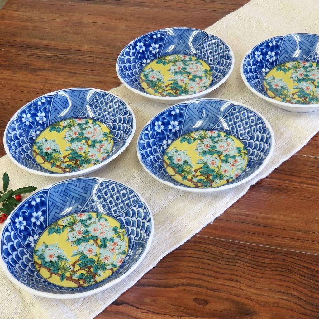 Waza no Kura Stylish Tableware, Kutani Ware Small Bowls, Set of 5, Yoshidaya Ceramic, High-End Brand, Japanese Tableware, Traditional Japanese Pattern