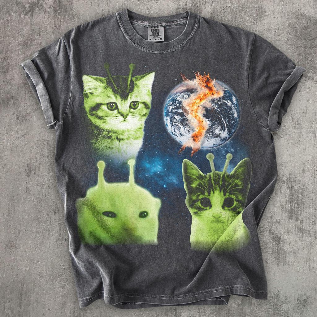 Lustiges Alien-Katzen-Shirt, Alien-Kätzchen Grafik-T-Shirt, Seltsames Katzenliebhaber-Geschenk, Weltraumkatzen-Meme-Shirt, Retro-Alien-Katzen-T-Shirt, Comfort Colors Grafik-T-Shirt