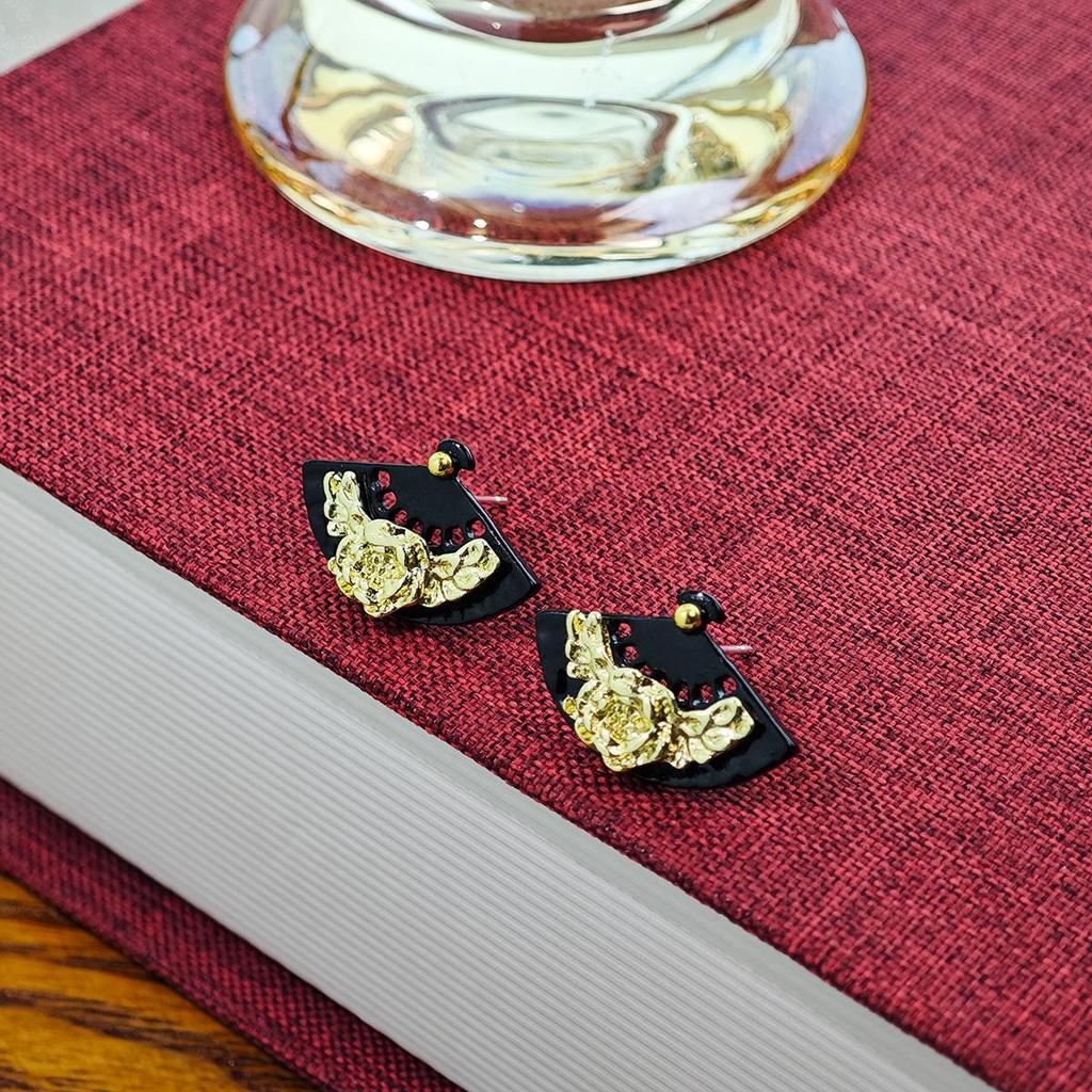 Silver Needle Retro Chinese Fan-Shaped Flower Earrings: Ancient Style Hanfu Cheongsam Accessories