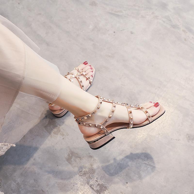 Rivet sandals women's new summer versatile low-heeled thick-heeled fashionable women's shoes