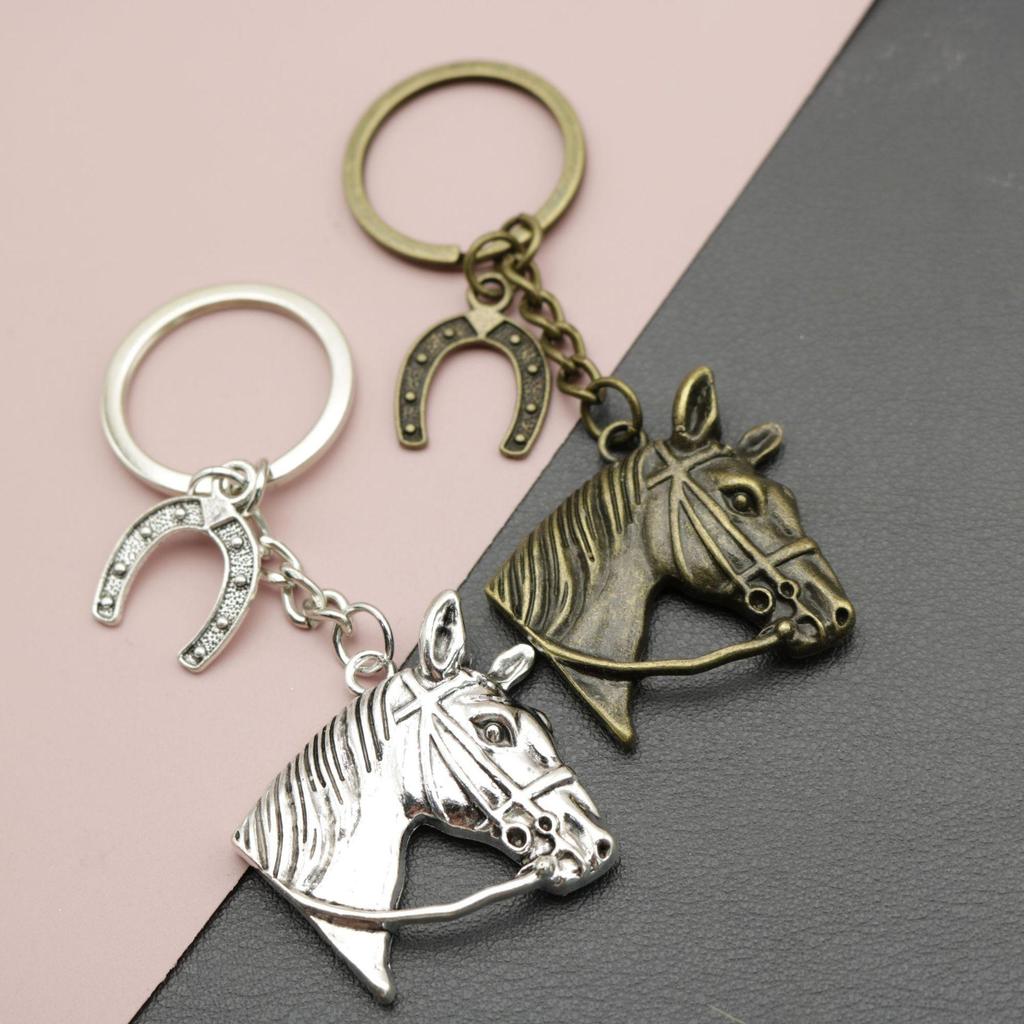 Porte-clés Tête de Cheval Bijoux Féminins Jour du Nouvel An Nouvelles Choses
