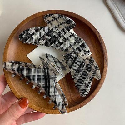 Elegant Plaid Series Acrylic Hair Claw Classic Retro Claw Clips Trendy Ponytail Hair Clips For Women Girls Hair Accessories
