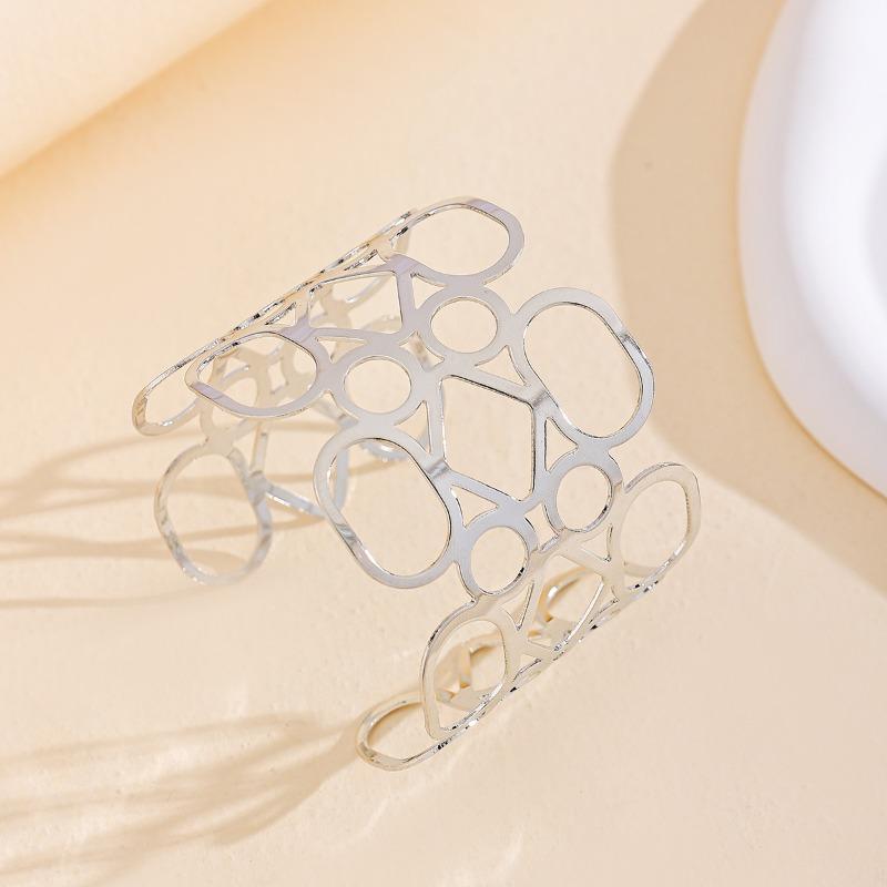 Hollow Bracelet Jewelry Personalized Glossy Alloy Bracelet Advanced Sense Wide Face Geometric Bracelet Women