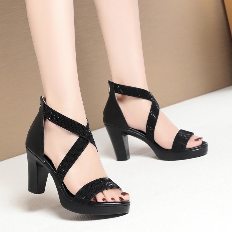 Mode 8 cm Damen Hochsommer Schwarz Strass Glitzer Kleiderschuhe Für Weiches Leder Plateau Keilabsatz Elegant Sandale Römischer Stil