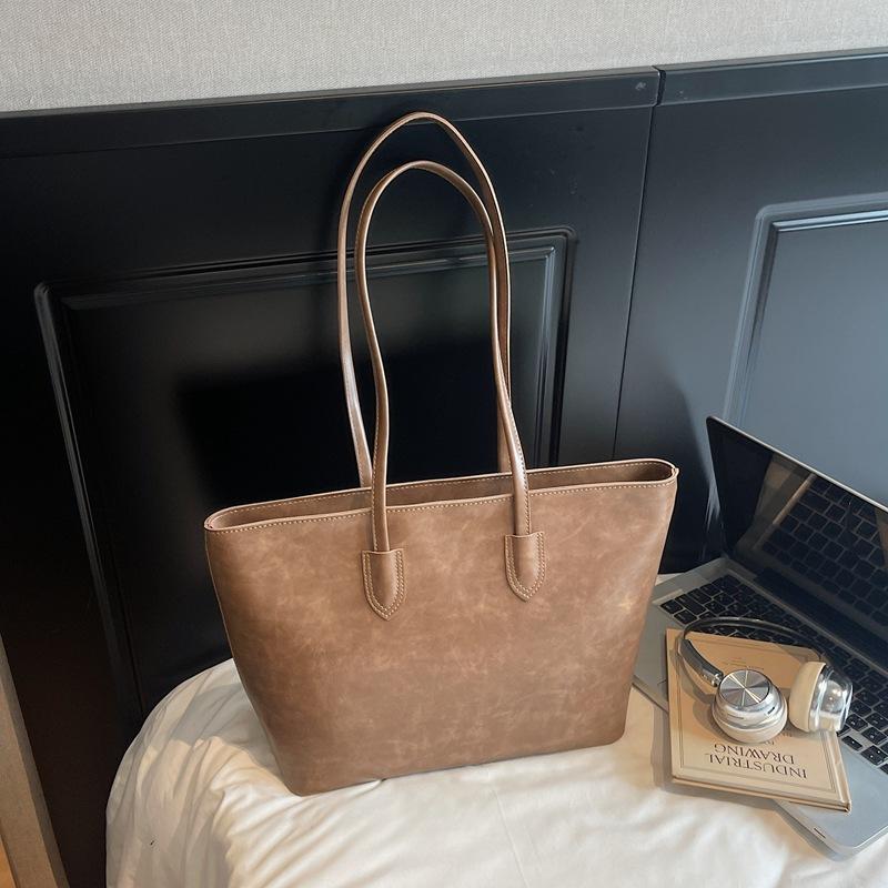 Large Capacity Bag Women's Versatile Fashion Shoulder Bag Student Class Commuter Armpit Bag