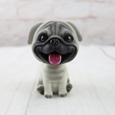 Pug Bobblehead Ταμπλό αυτοκινήτου Παιχνίδια Κινούμενα σχέδια Φιγούρες κουταβιού Σκύλος Στολίδια αυτοκινήτου Κουνώντας το κεφάλι Παιχνίδι Αξεσουάρ αυτοκινήτου Εσωτερική διακόσμηση αυτοκινήτου