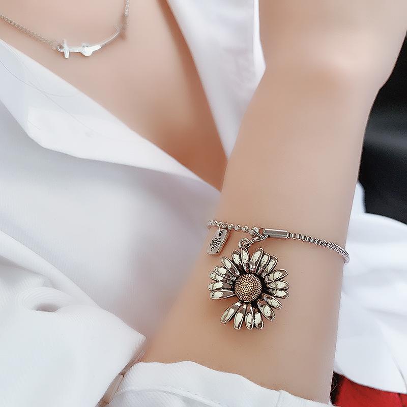 Small daisy necklace pendant Korean sun flower clavicle chain simple female  pendant jewelry