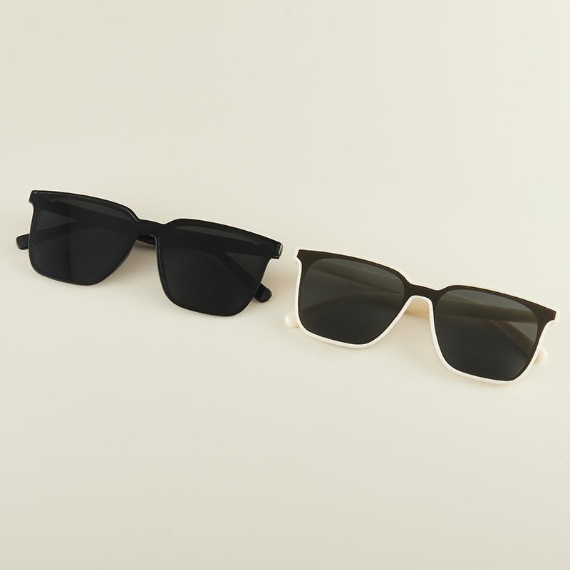 New Classic Retro Men Sunglasses Summer Outdoor Uv Resistant Eyeglasses Fashion Women Sunshade Eyeglass Uv400