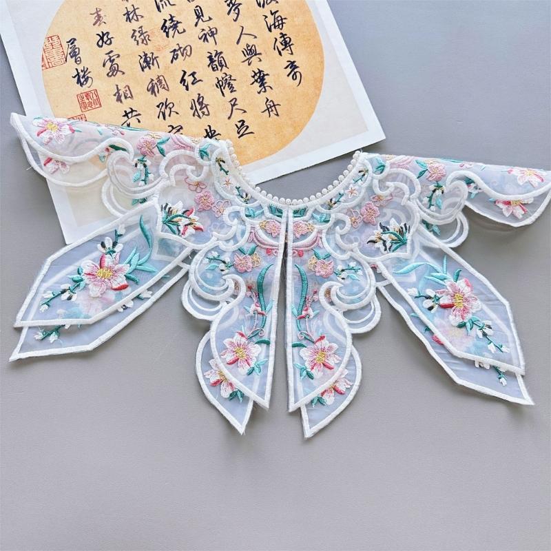 Chinese Style Embroidered False Collar for Women Elegant Detachable Collar Hanfu Costume Faux Collar Chic Accessories