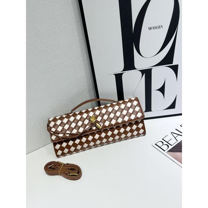 Women's bag New metal lock woven bag Crossbody bag Baguette bag Hand bag Versatile shoulder bag