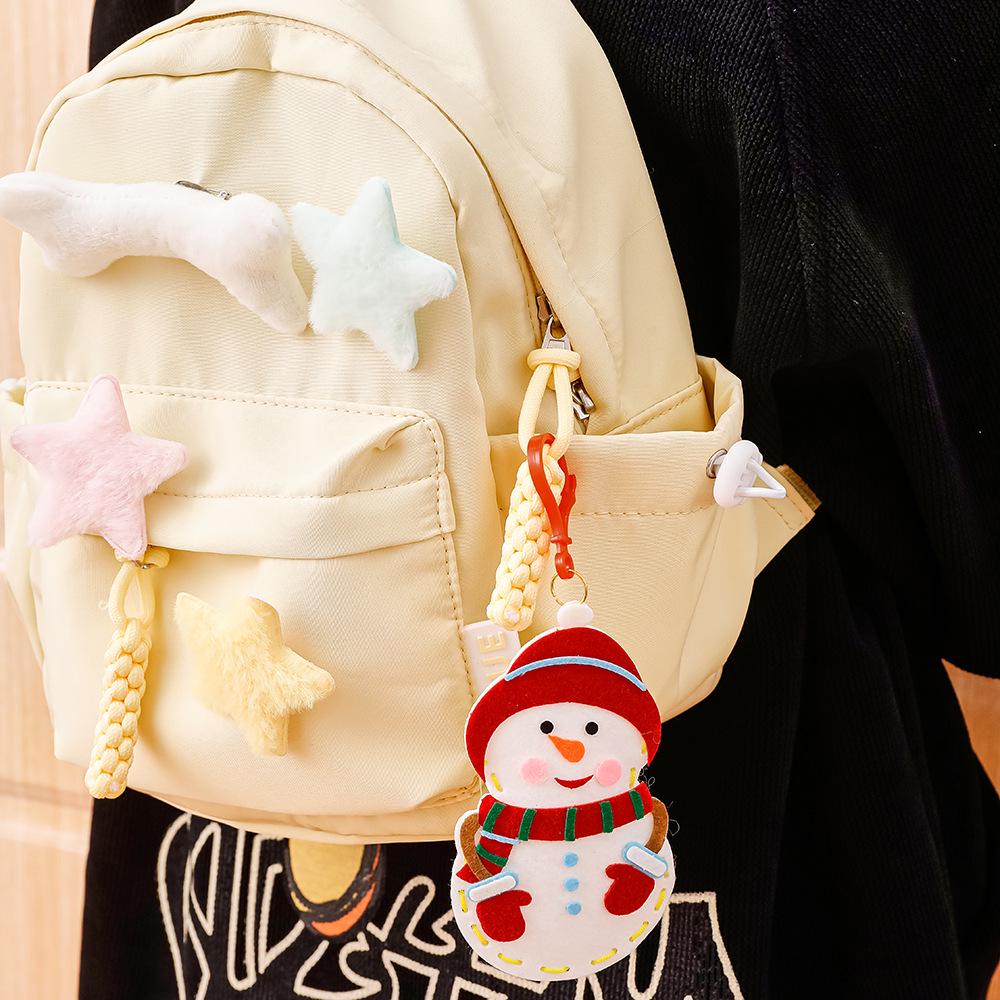 Adorable DIY Christmas Felt Ornaments & Cartoon Keychains for Kids