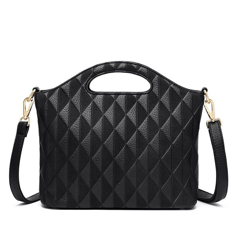 

Fashionable Oval Shaped Handbag For Middle-aged Moms With Soft Medium Firmness And Compartments чёрный