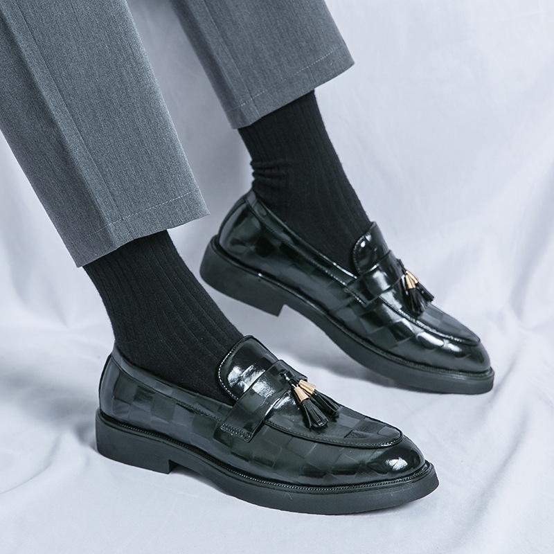 2025 New Block Business Casual Leather Shoes Men's Comfortable and Breathable Tassel One Pedal Loafers Men's Shoes